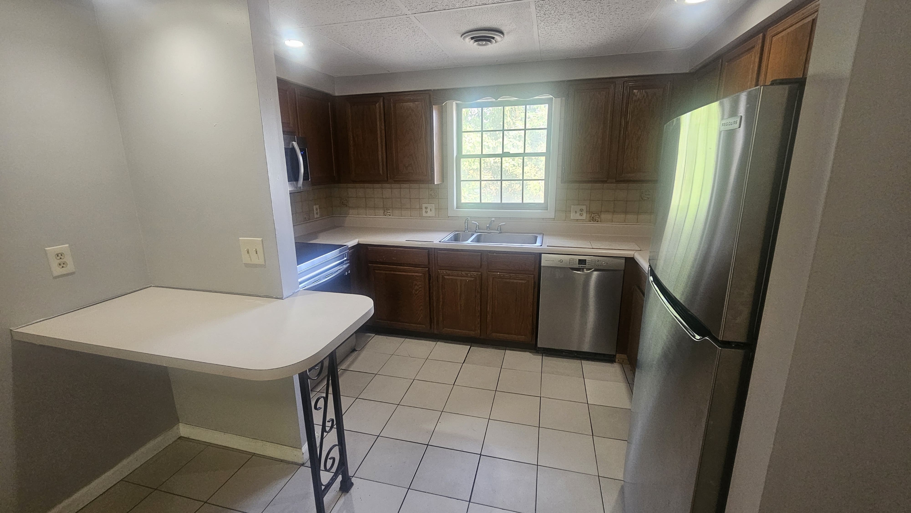 2400 Albany Street - 20